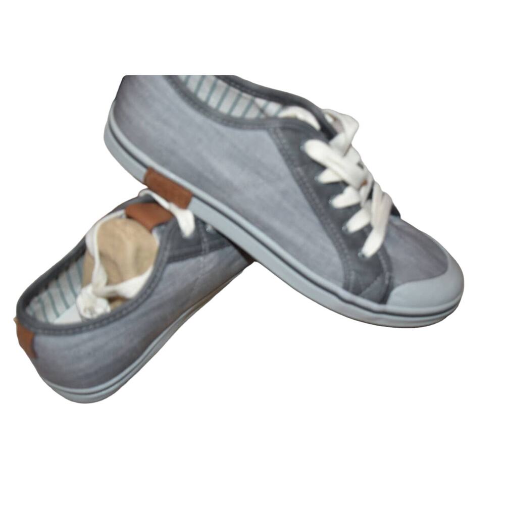 Ugg K Broderick Sneakers, Unisex, New in box, Size Youth 6, Gray Canvas